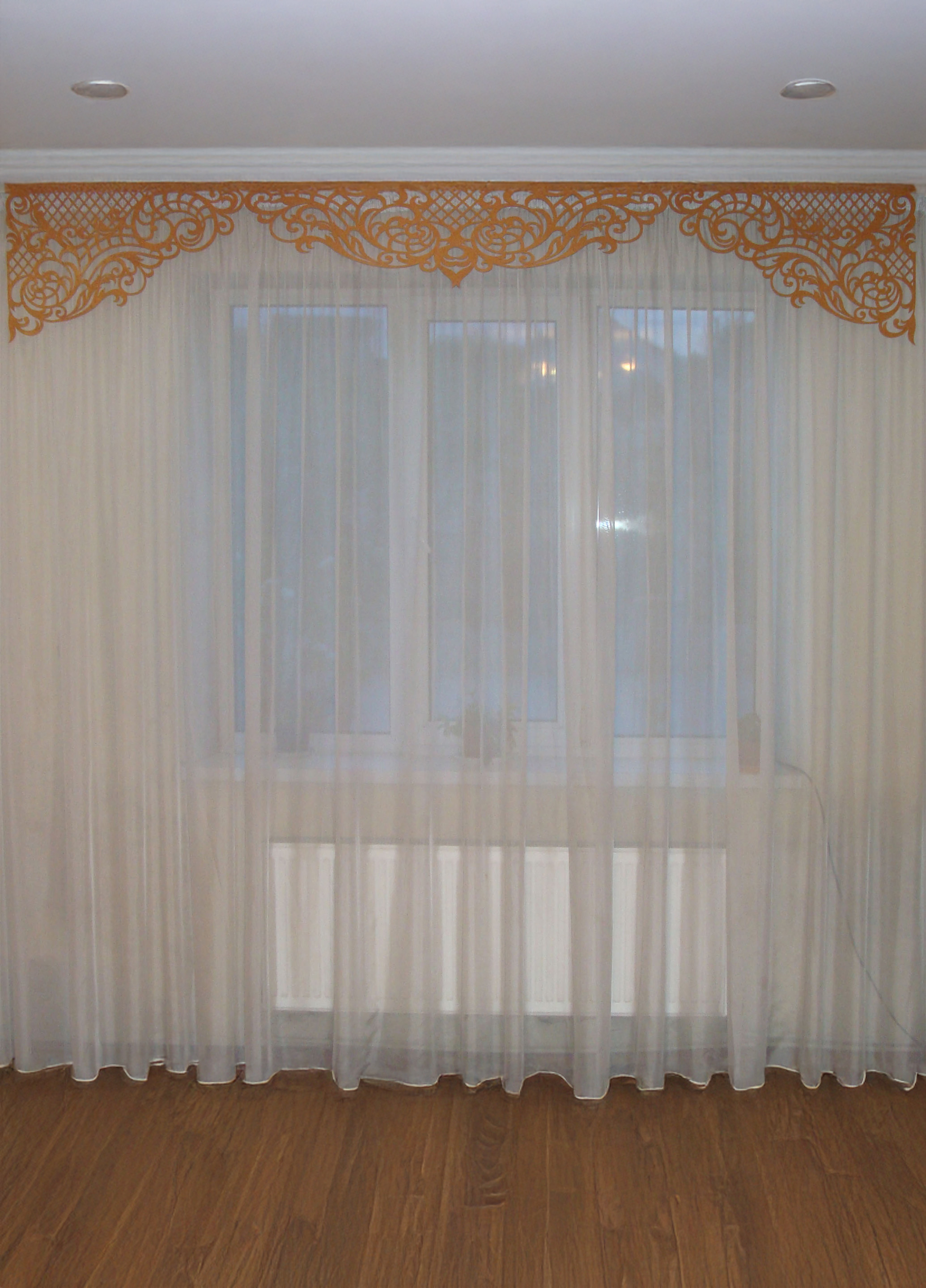 Ажурний жорсткий ламбрекен  рудого кольору,  2,60м  (140_5л)