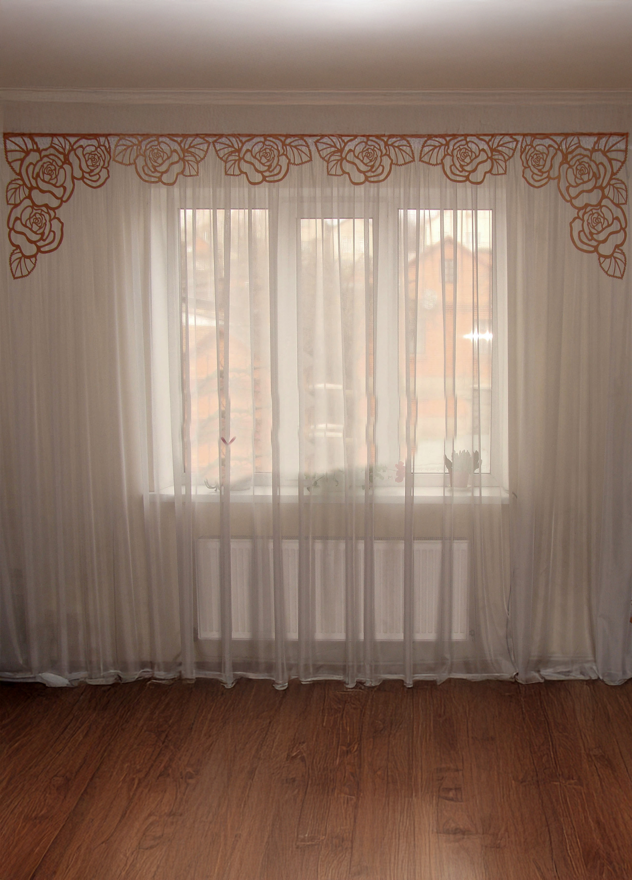 Ажурний жорсткий ламбрекен Троянди,  3м (140_4л)