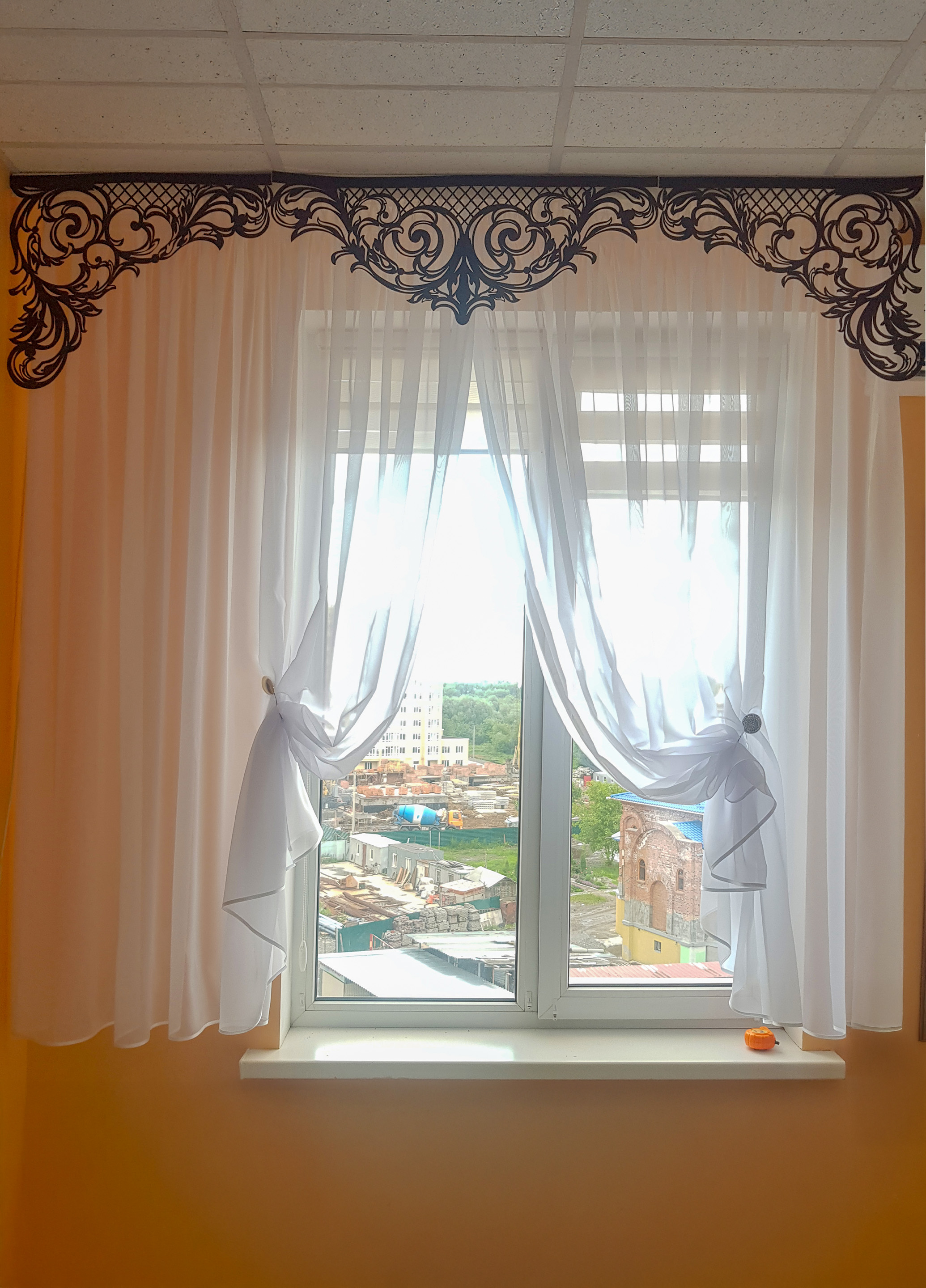 Ажурний жорсткий ламбрекен 2 м, венге (142_2л)