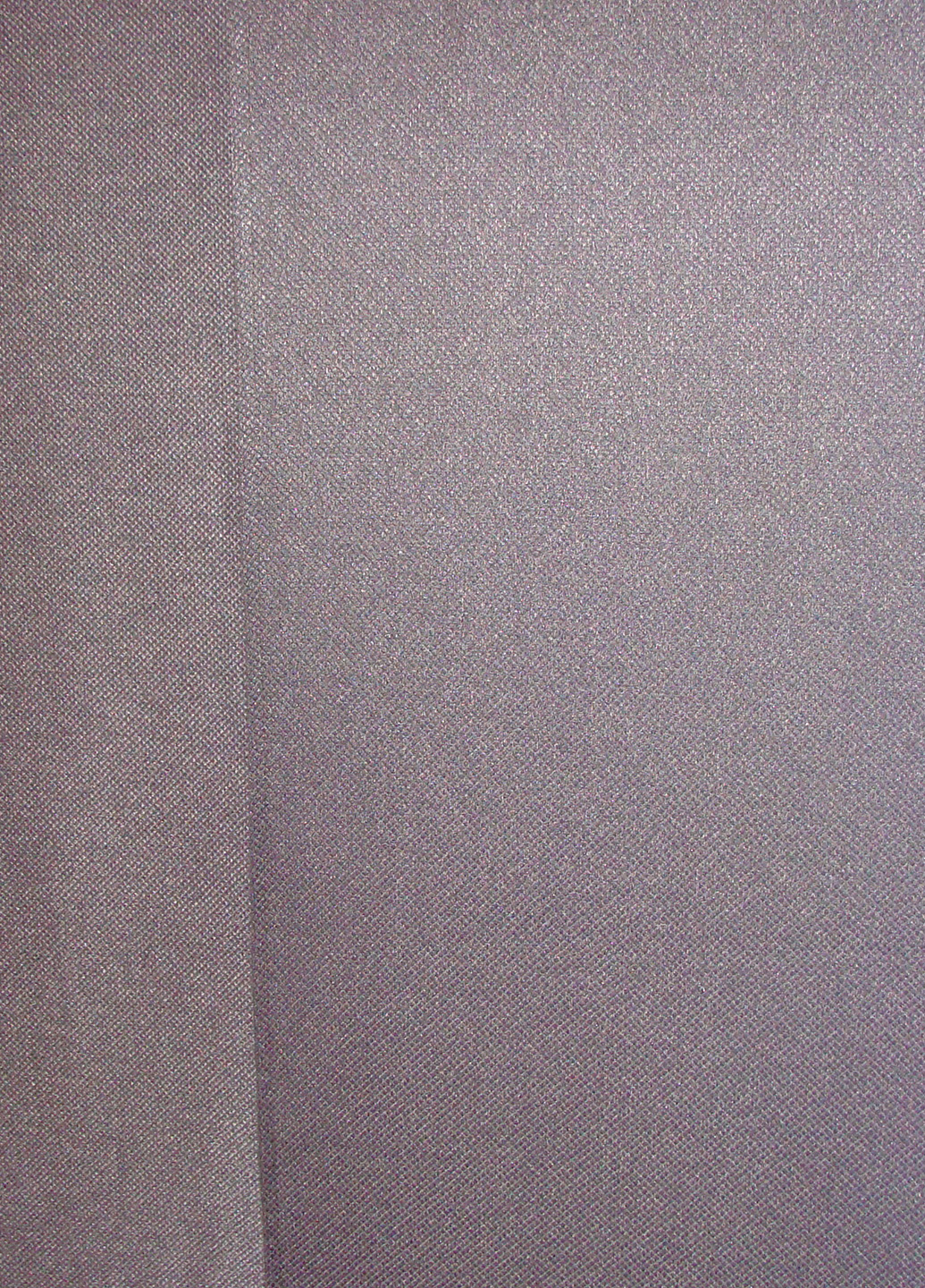 бордові панельні штори крупним планом