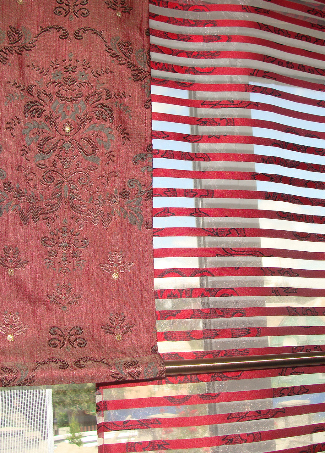 Комплект штору та панельних гардин з органзи та парчі