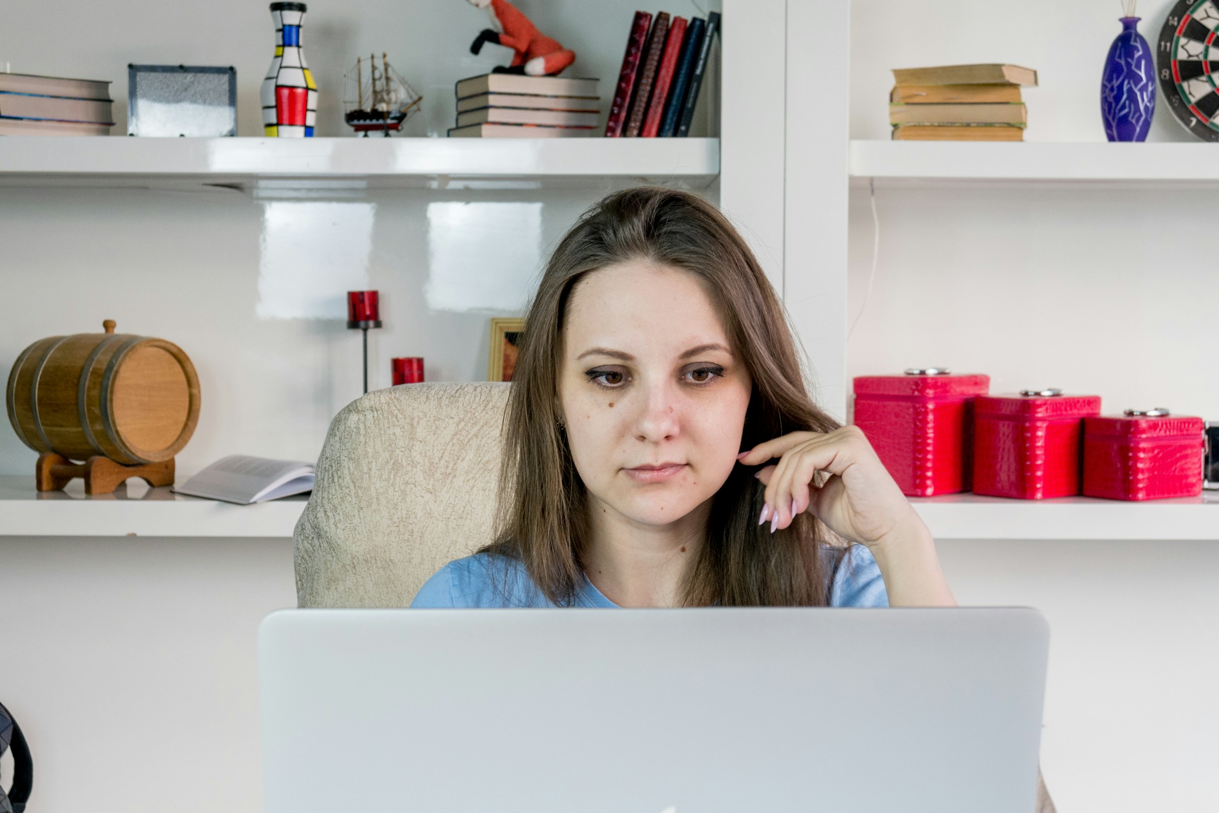 woman using a laptop - Higgsfield AI
