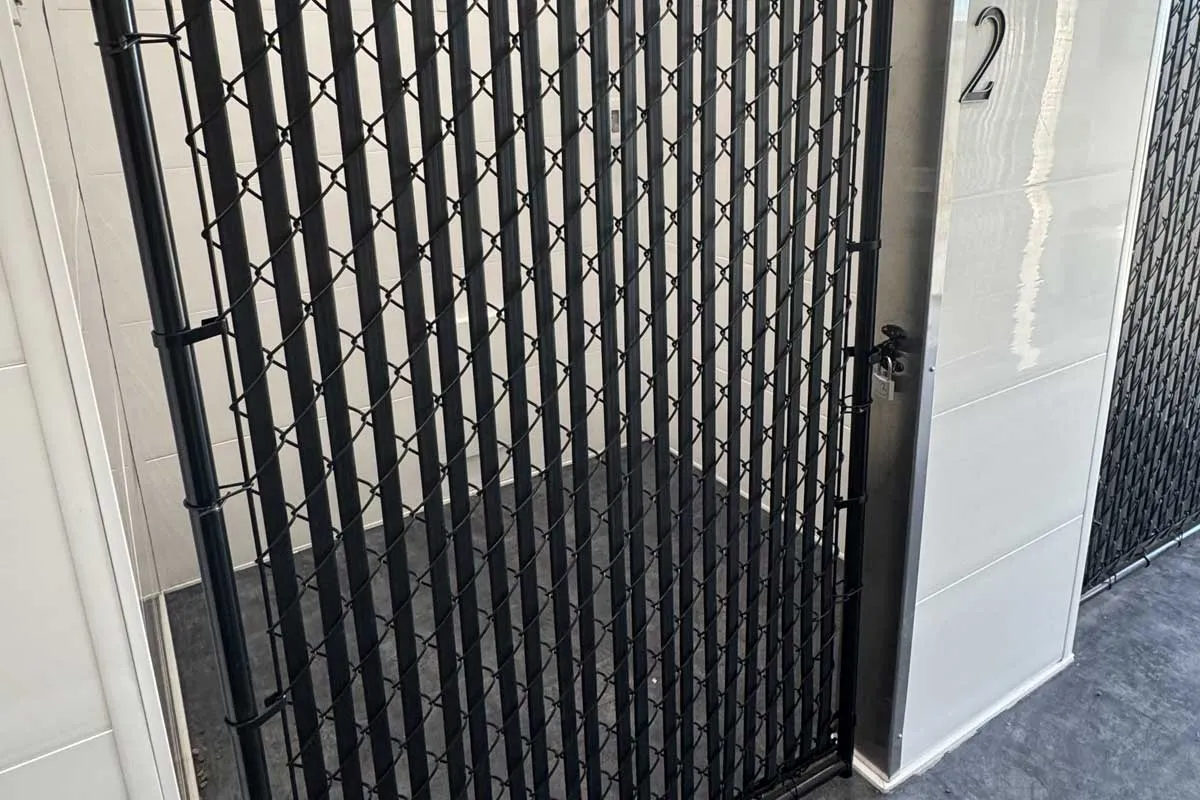 dog kennel single