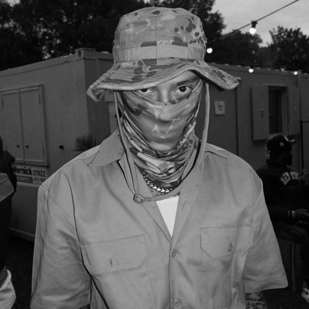 גבר עם מסיכת סקי