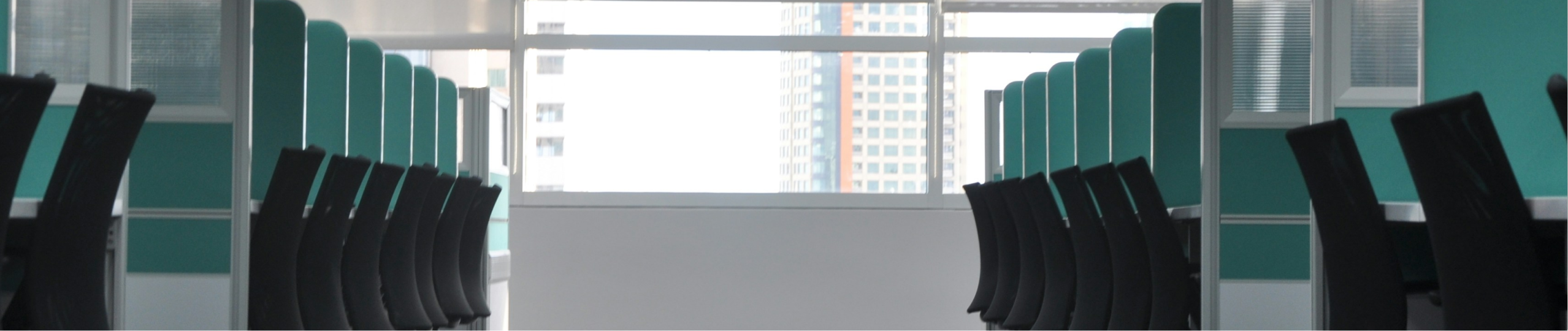 Zwei Nachhaltigkeitsmanager die eine Visite machen