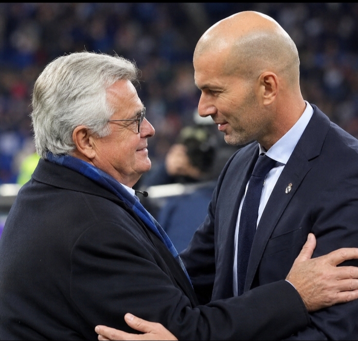 Illustration générée par IA : Aimé Jacquet et Zinédine Zidane, symboles de la transmission des valeurs du sport.