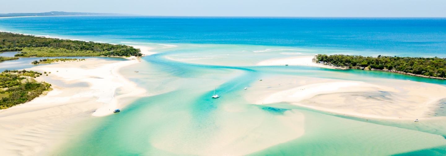 Noosa Mining Conference web banner image. Image of Noosa, Australia beach