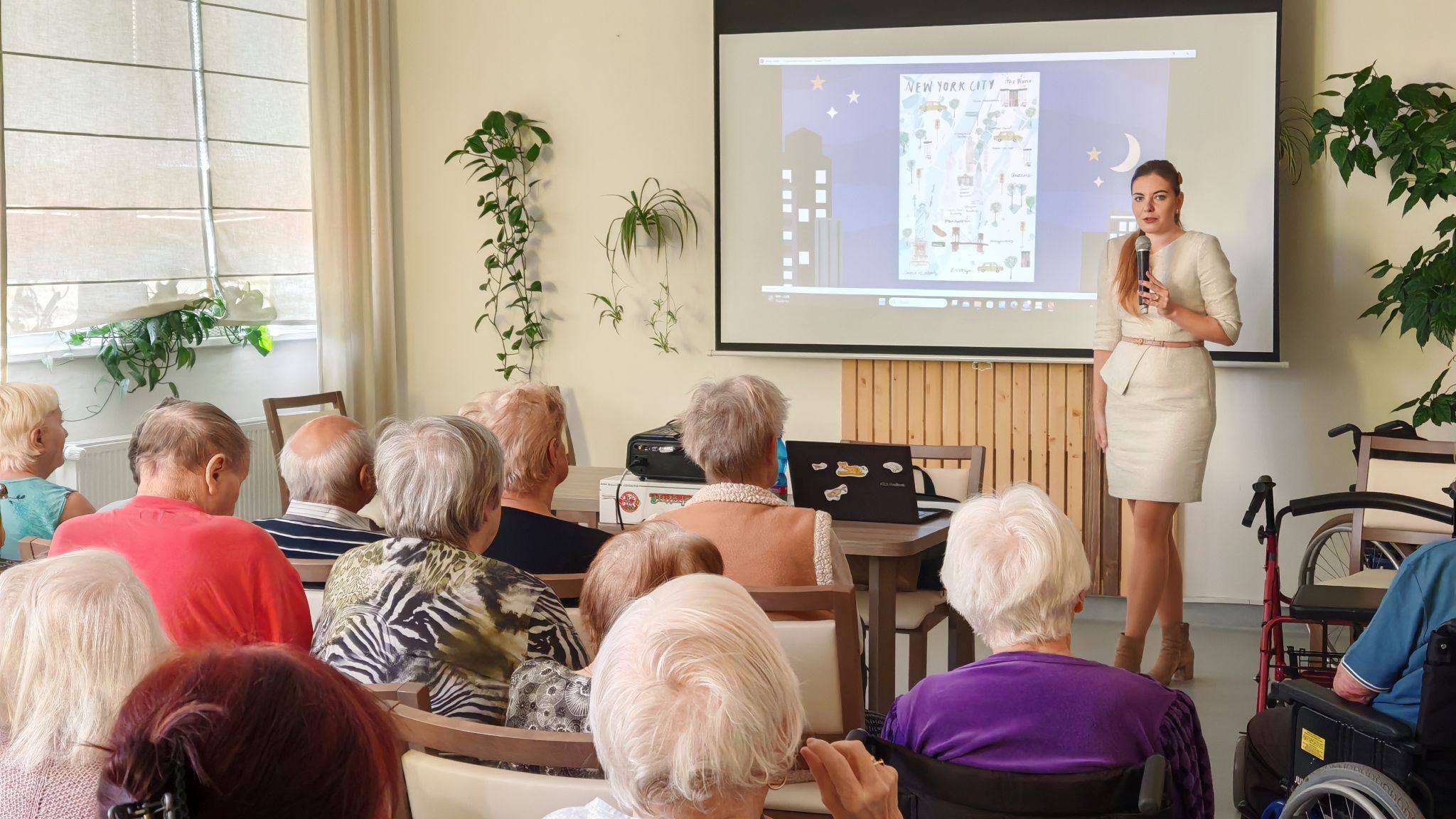 Přednášející paní Salzerová