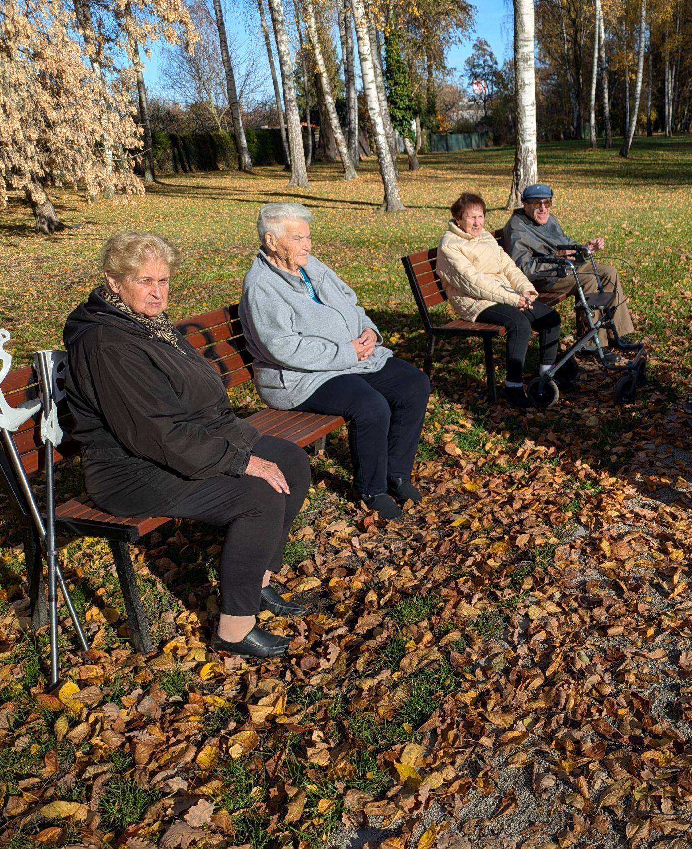 Sluníčko krásně hřálo, park hrál všemi barvami