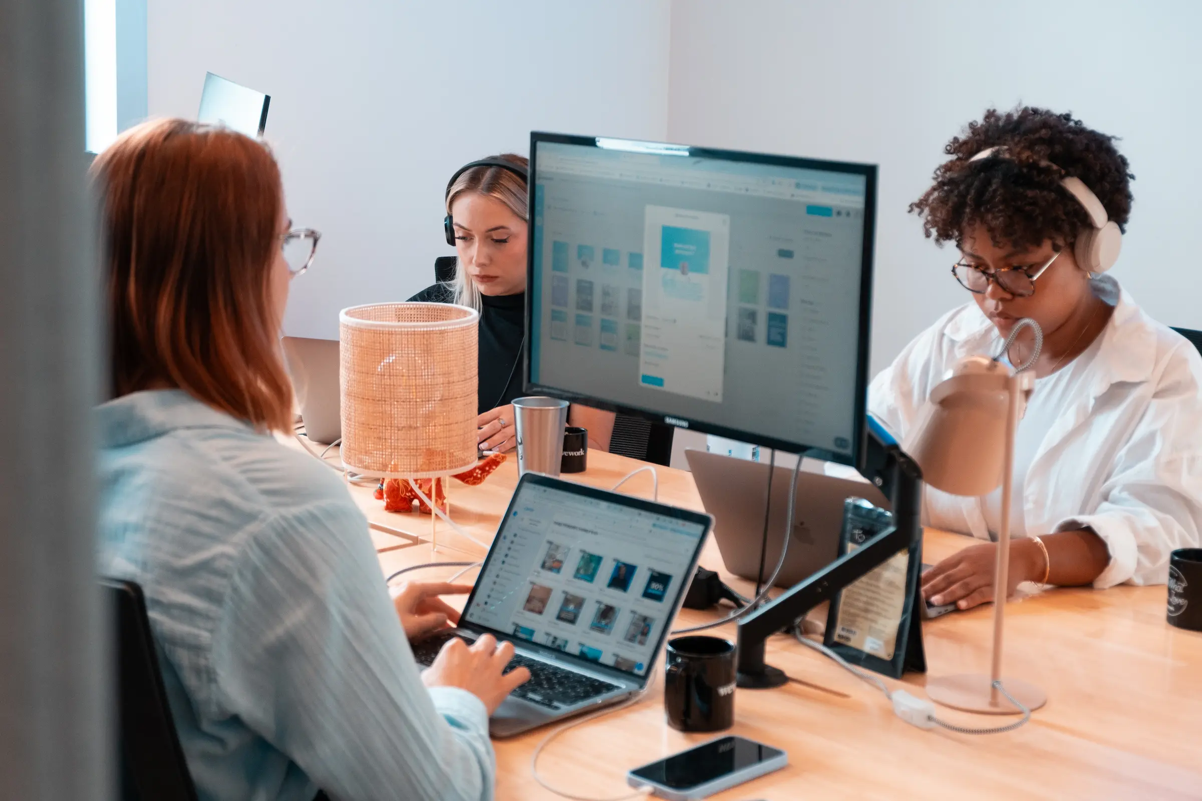 On voit des experts de la communication immobilière préparer des images de ouf pour leurs clients. 
