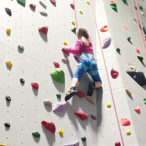 Klettergruppen ab 5 Jahren im Kletterturm Gschwendt