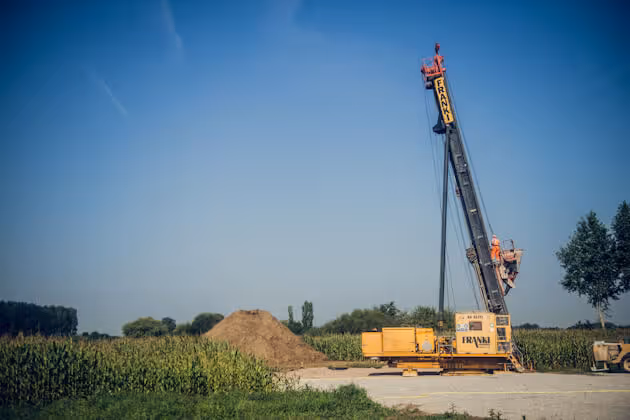 The construction of the foundations of the wind farm in Lokeren has started.