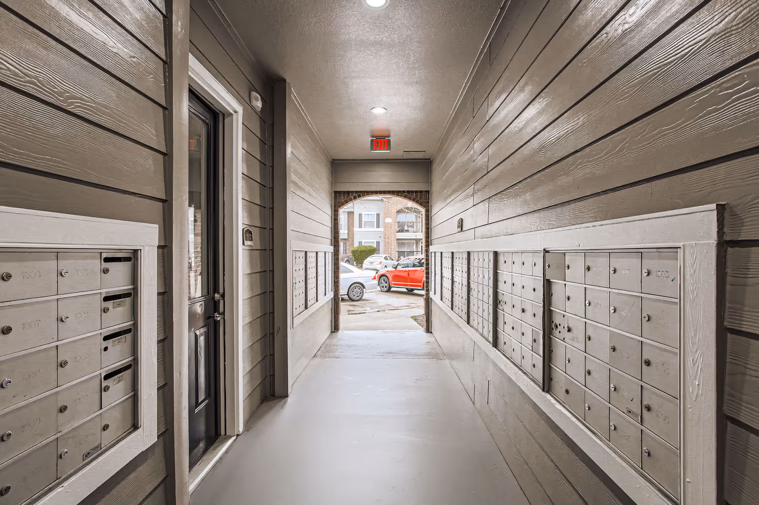 covered mailbox area