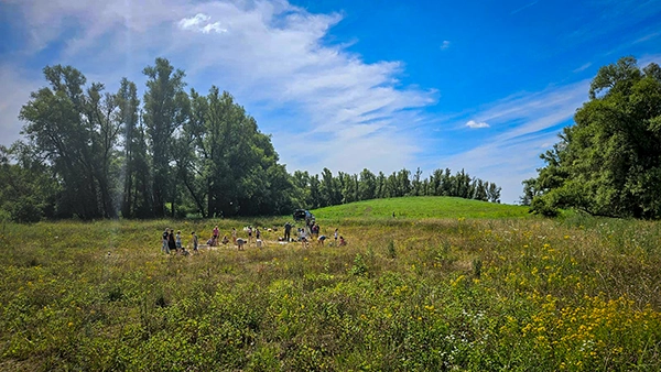 Enthousiaste basisschoolleerlingen ontdekken de natuur in de Lobberdense Waard