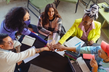 Como criar uma cultura de trabalho positiva e de apoio 2 Trabalho em equipe