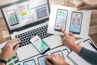 People designing an App