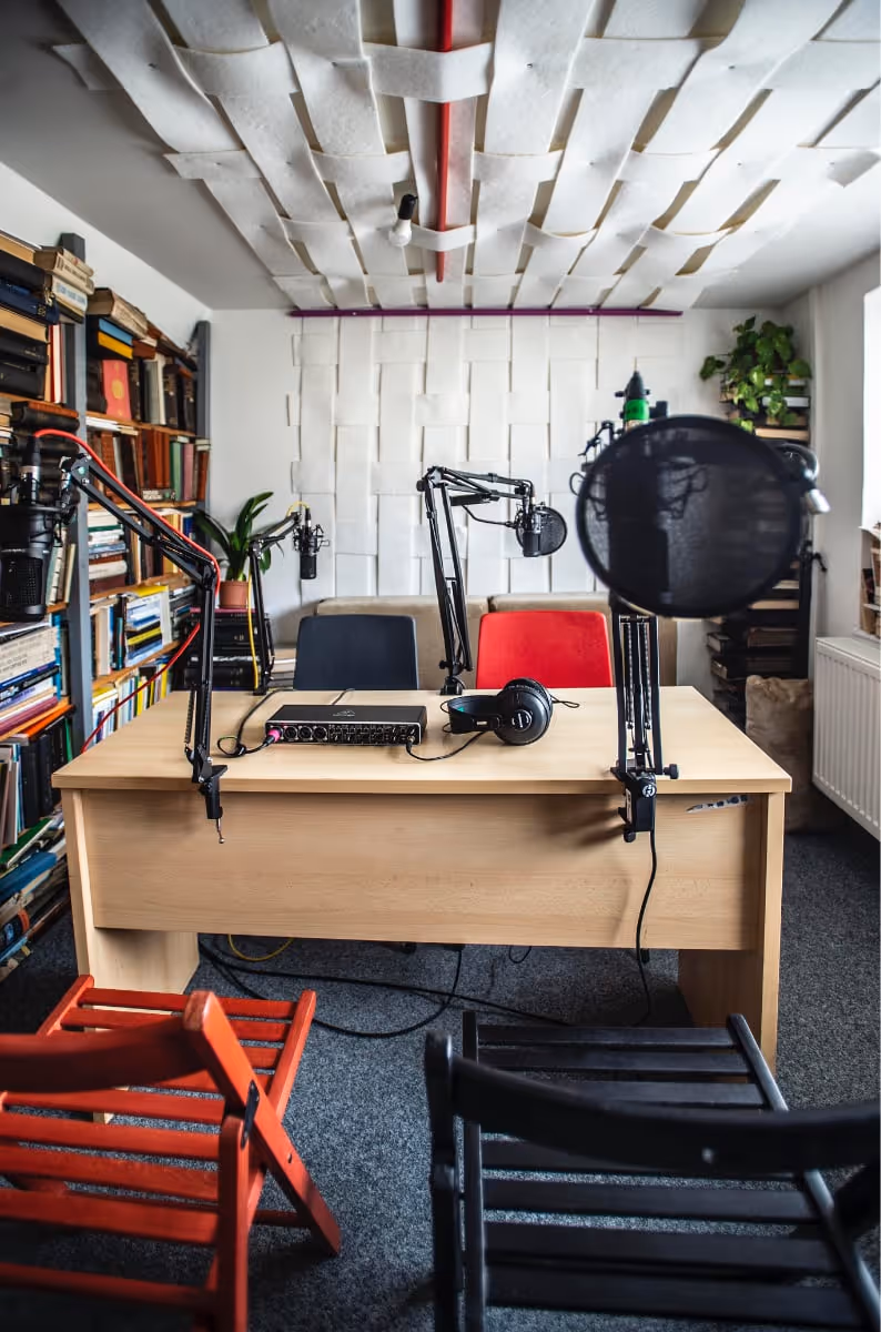 Podcastove_studio_Kampus_Hybernska