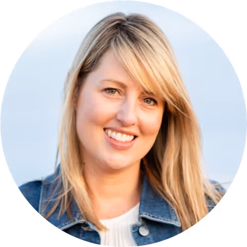 Amanda Bratten headshot