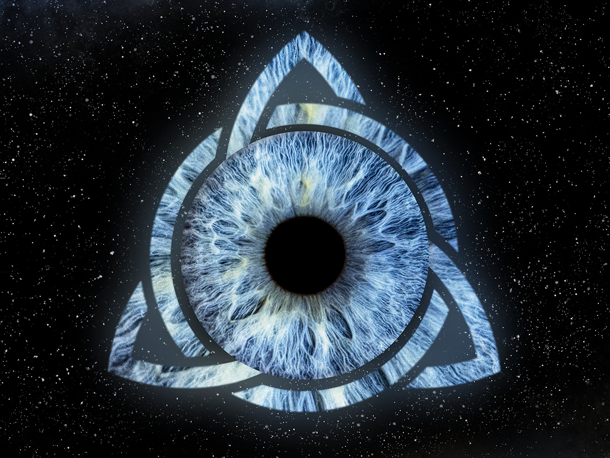 Single celtic iris style