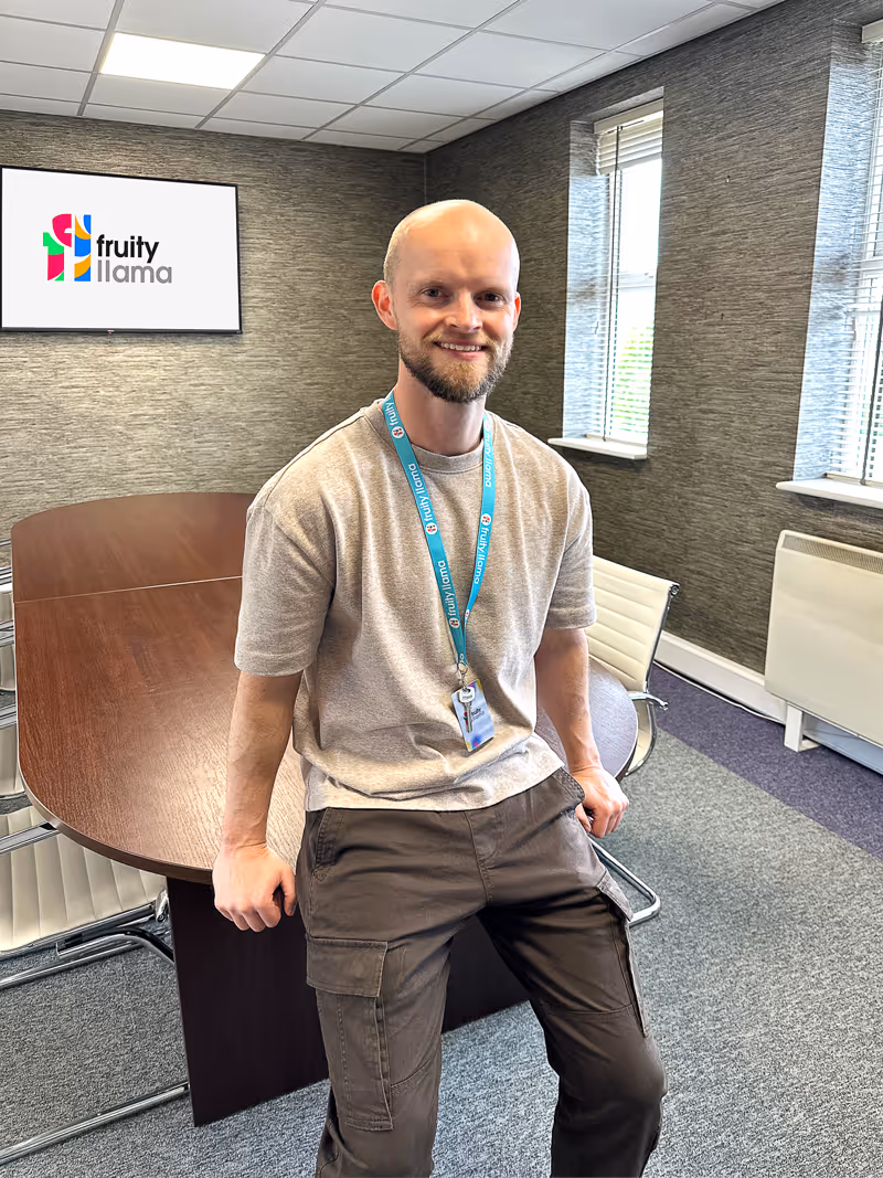 digital marketing expert in the office
