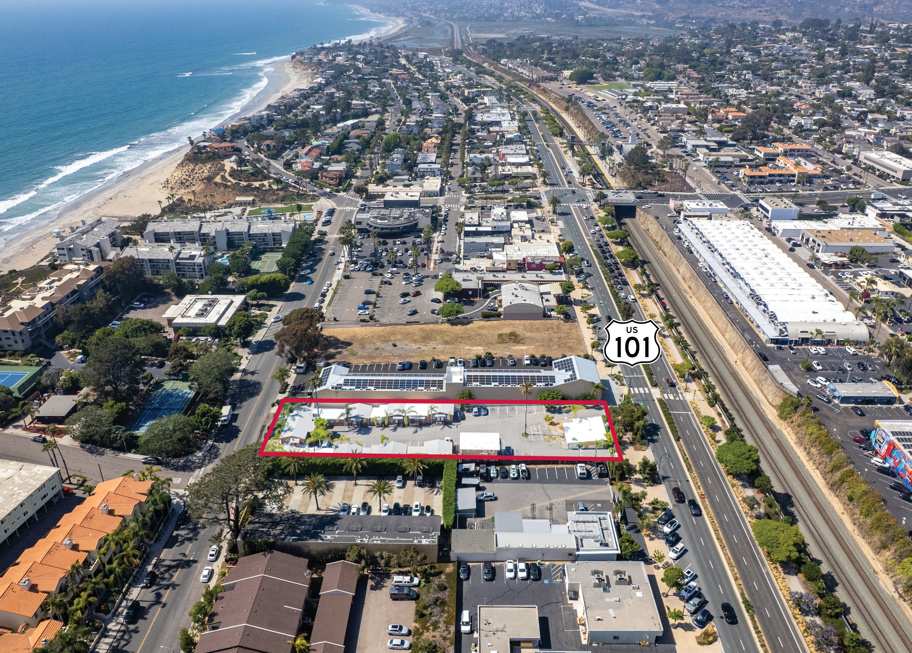 225 S Highway 101