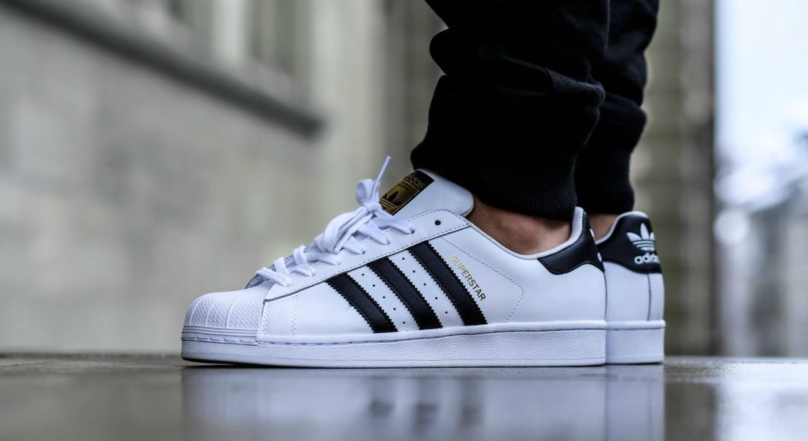 Giày Adidas ba sọc