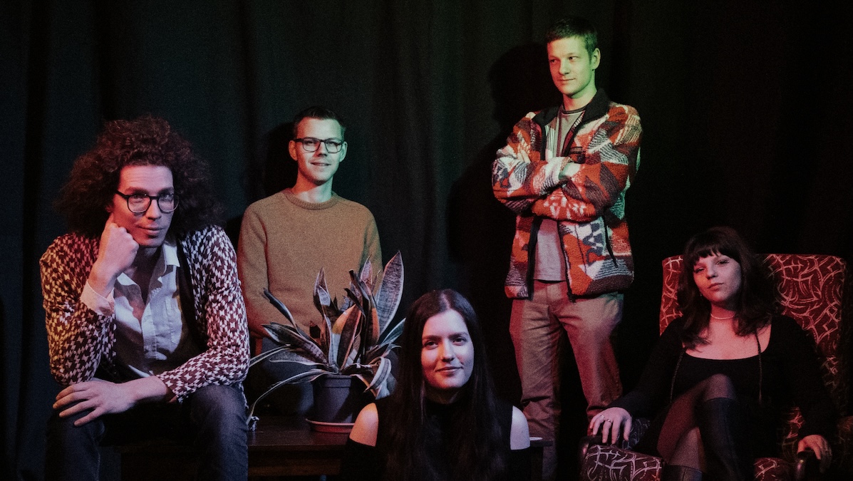 HYB4 Hudba: Mindless Motion + Světlem