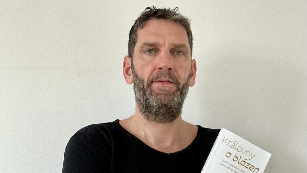 Autorské čtení – Královny a blázen | Ludva Klatovský