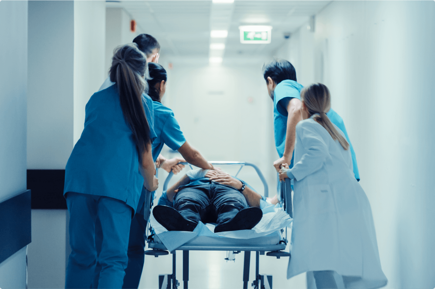 Ärzte_bei_einem_Kliniknotfall_Online-Fortbildung_Notfallmedizin kompakt