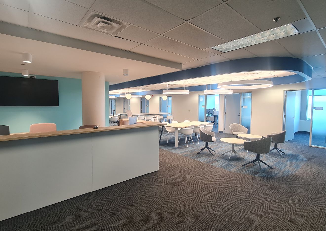 A phased campus transformation across three floors of an iconic downtown Niagara Falls building for the newly-launched University of Niagara Falls (UNF). We provided design and project management services to deliver a full academic environment executed within strict occupancy and code constraints, while creating collaborative learning environments, technology-enabled spaces, and student-focused amenities. 