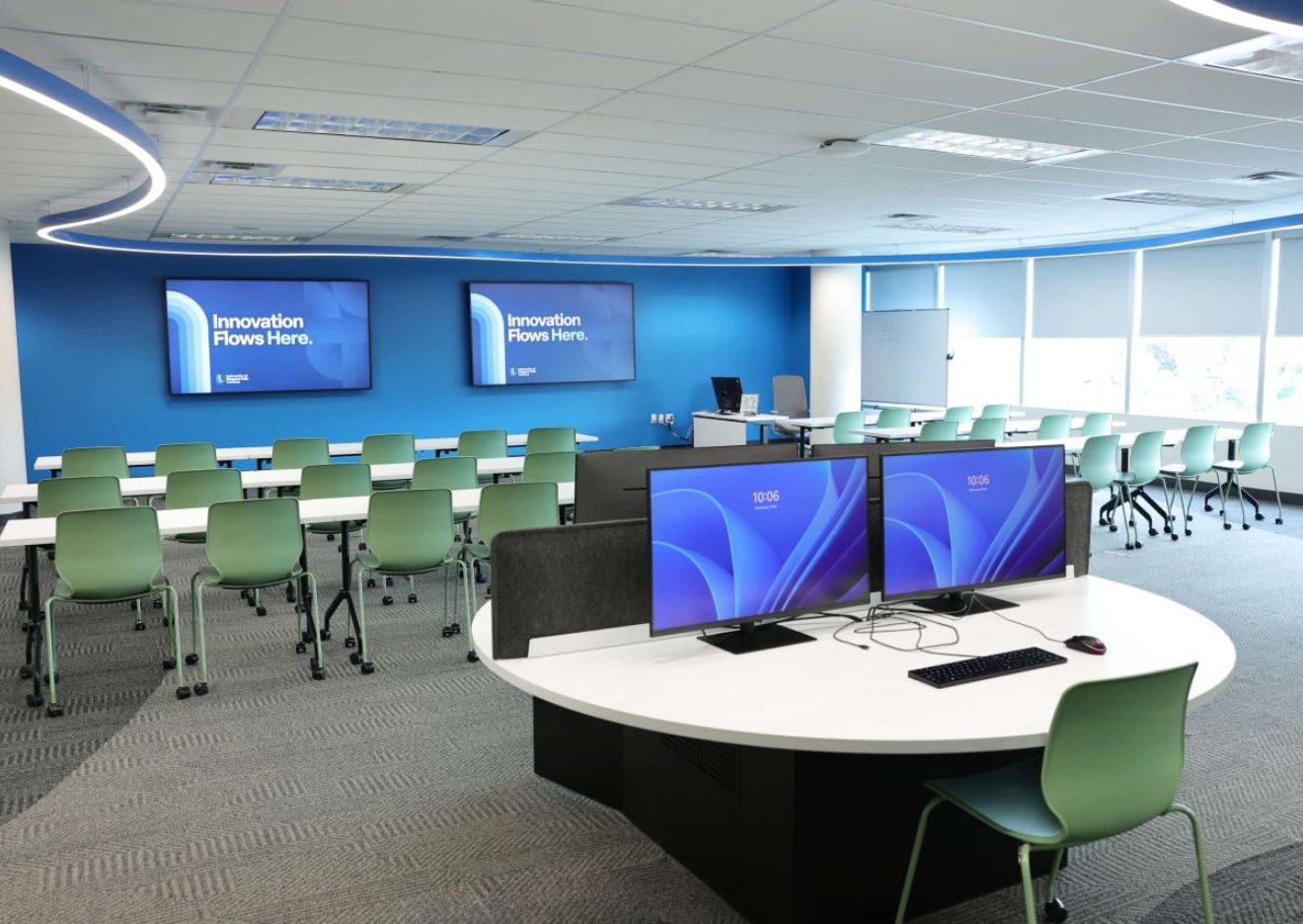 A phased campus transformation across three floors of an iconic downtown Niagara Falls building for the newly-launched University of Niagara Falls (UNF). We provided design and project management services to deliver a full academic environment executed within strict occupancy and code constraints, while creating collaborative learning environments, technology-enabled spaces, and student-focused amenities. 