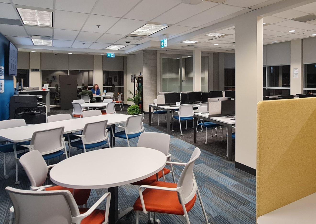 A phased campus transformation across three floors of an iconic downtown Niagara Falls building for the newly-launched University of Niagara Falls (UNF). We provided design and project management services to deliver a full academic environment executed within strict occupancy and code constraints, while creating collaborative learning environments, technology-enabled spaces, and student-focused amenities. 