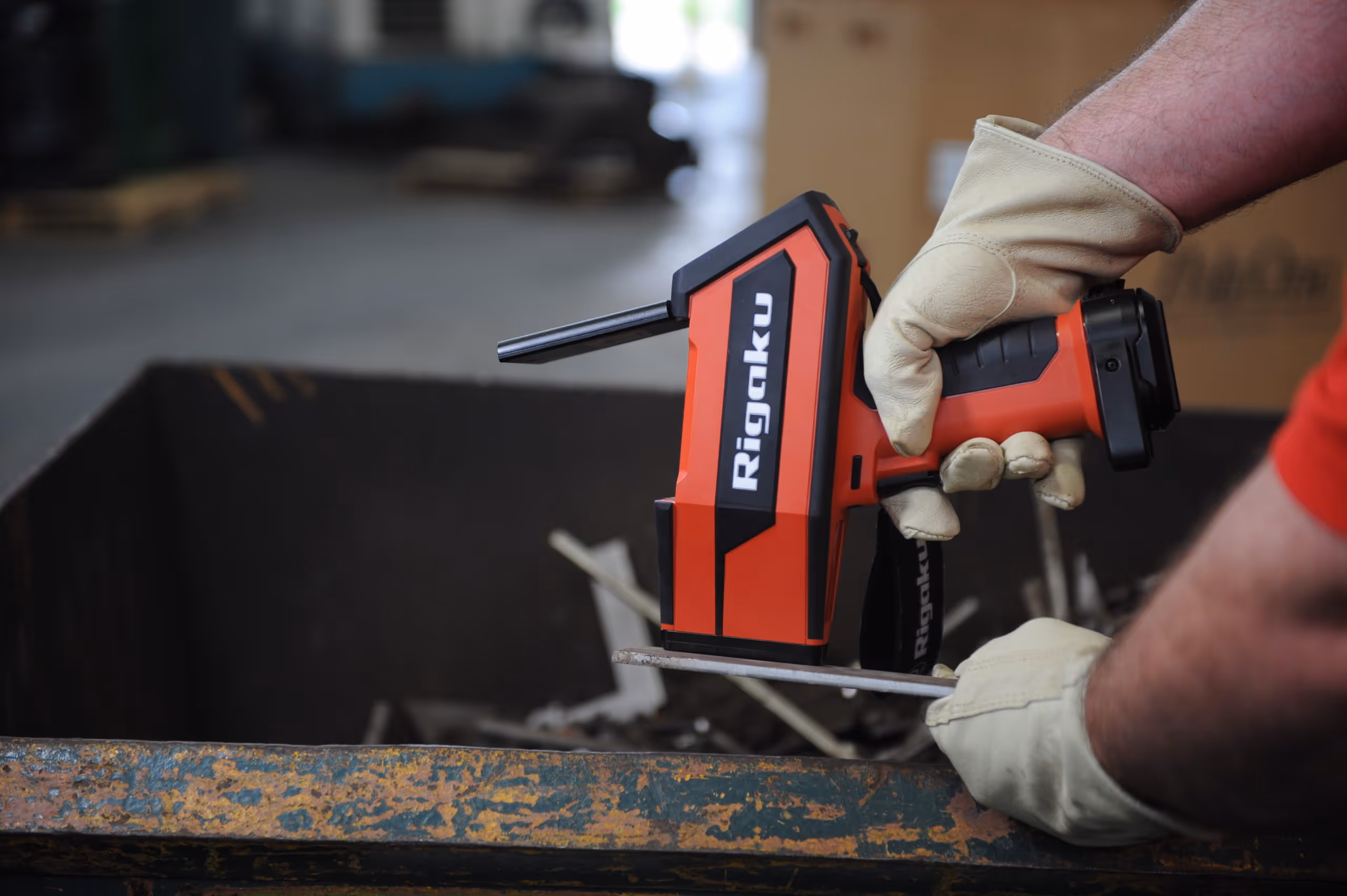 Handheld LIBS vs. XRF: 7 Main Differences