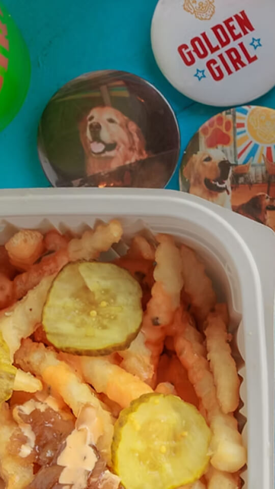 Golden Girl Tenders restaurant preparing fresh chicken orders.