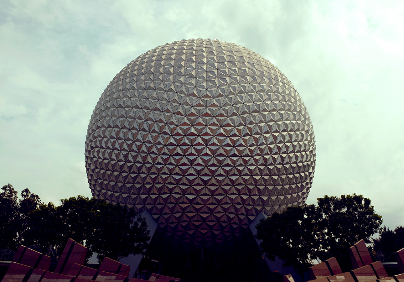 A processed image showing a large circular stucture.