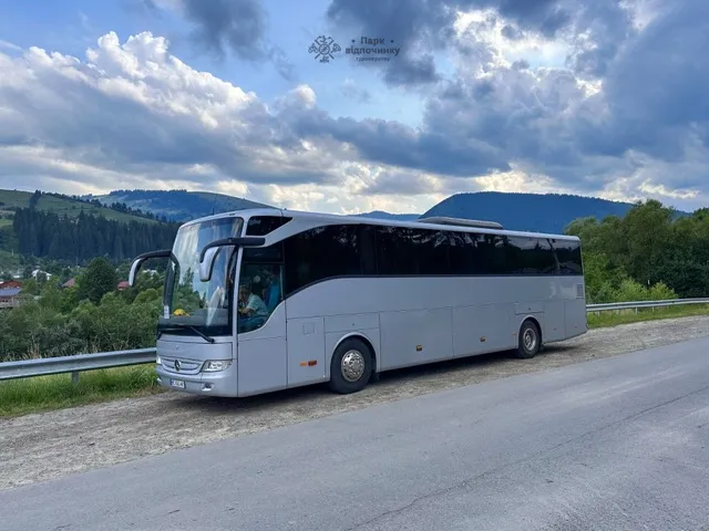 зручний автобус