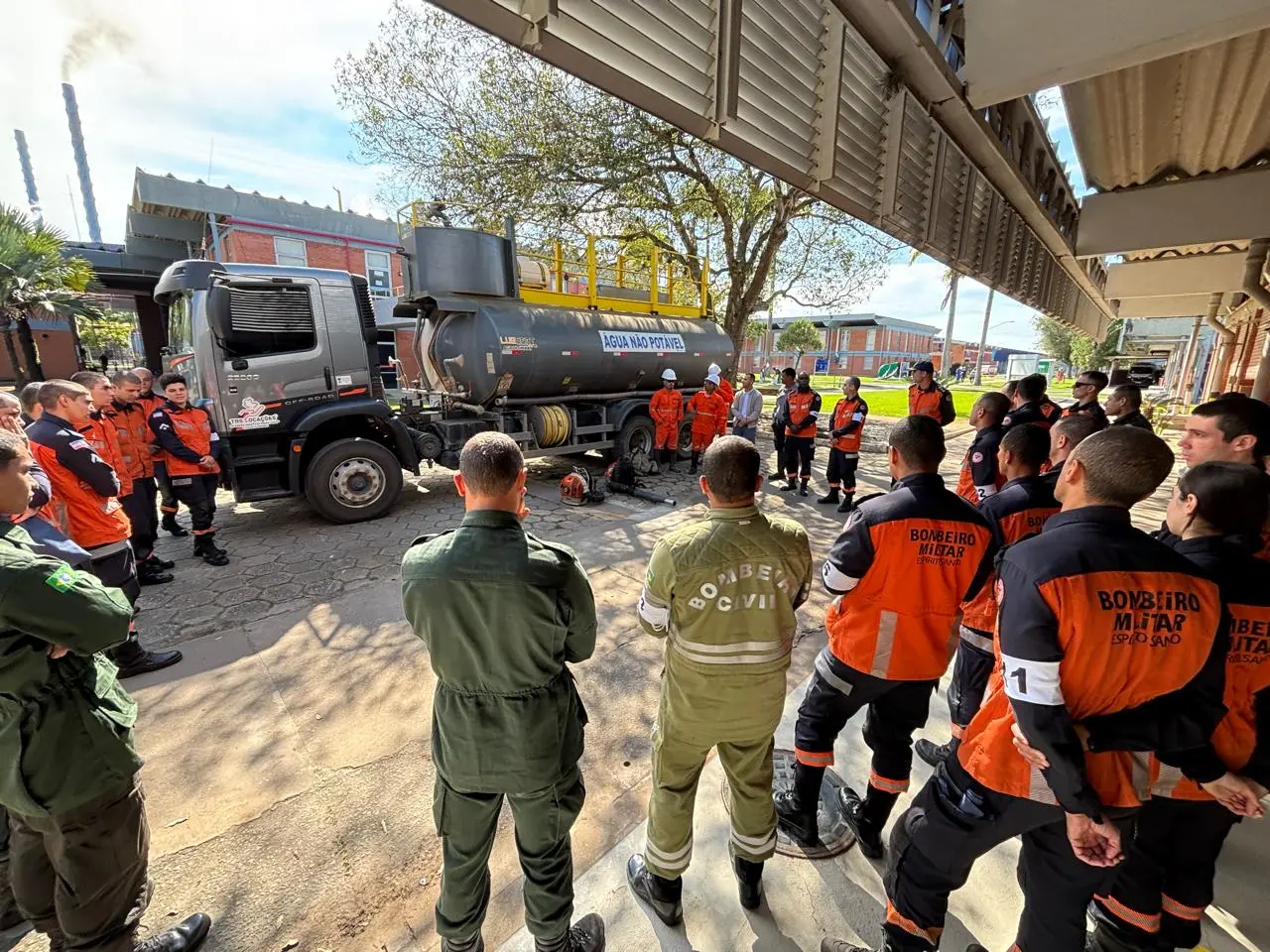Bombeiros do Espírito Santo conhecem tecnologias e iniciativas da Suzano na prevenção de incêndios florestais