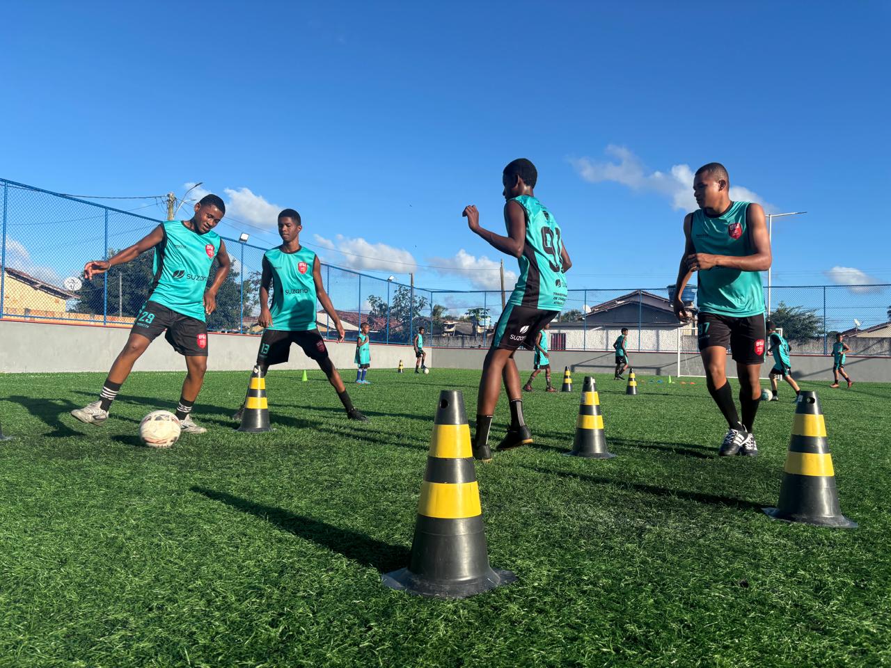 Escolinha de Futebol promove inclusão social em comunidade de Alcobaça
