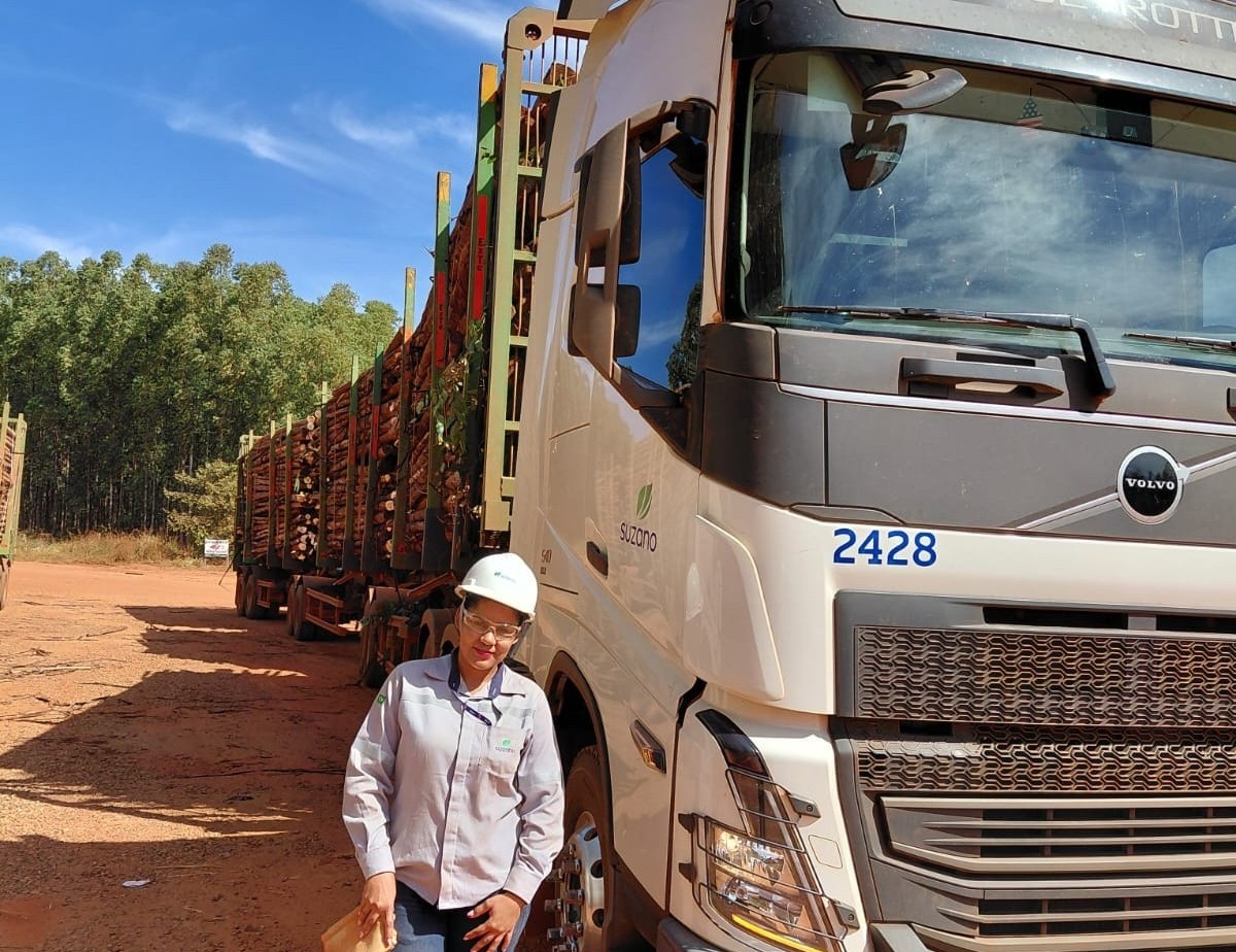 Com 42 motoristas qualificadas, Suzano colabora para promover a equidade de gênero no setor de transporte florestal de MS