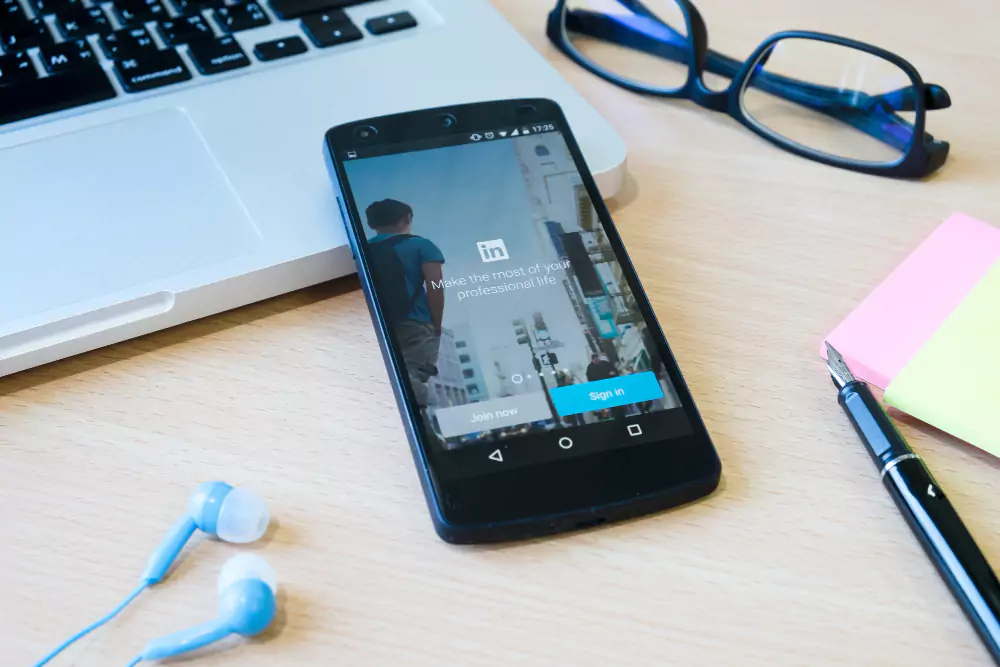 How to Showcase Your Digital Transformation Certification on LinkedIn