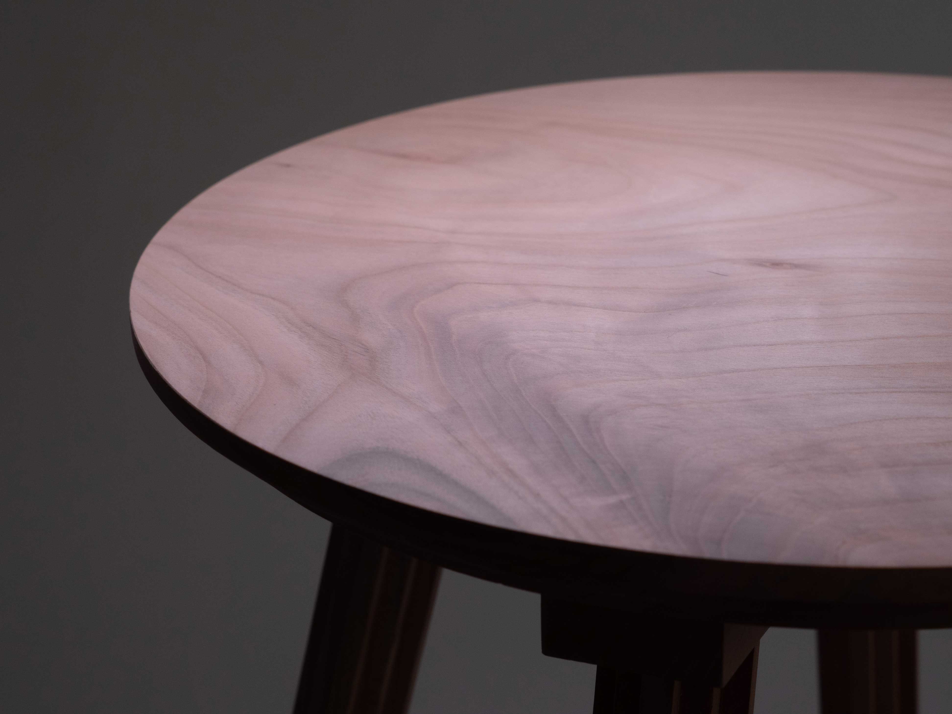 Bilden visare ett bord skapat av studenten Johan Wik.