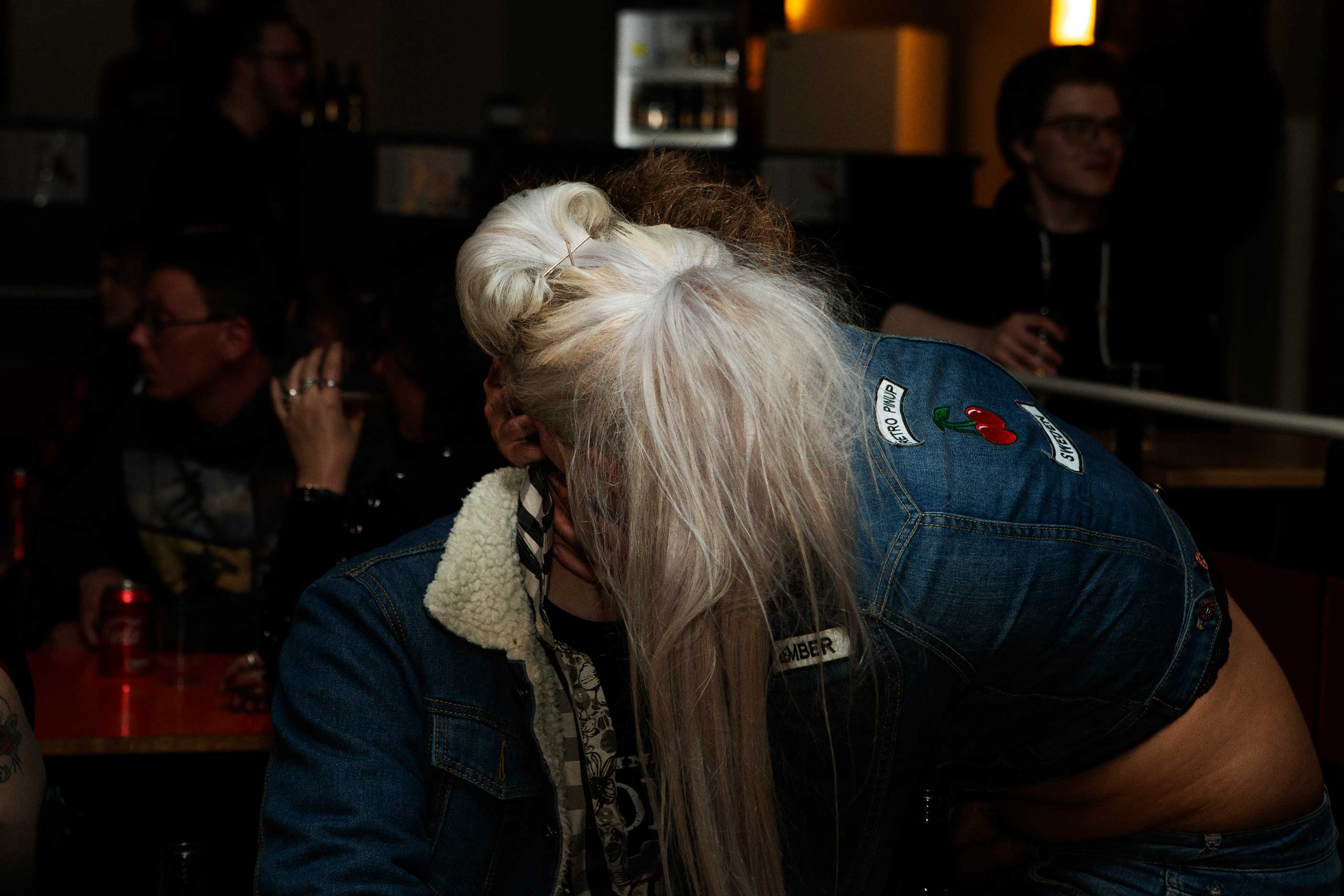 The picture shows a photo taken by the artist.