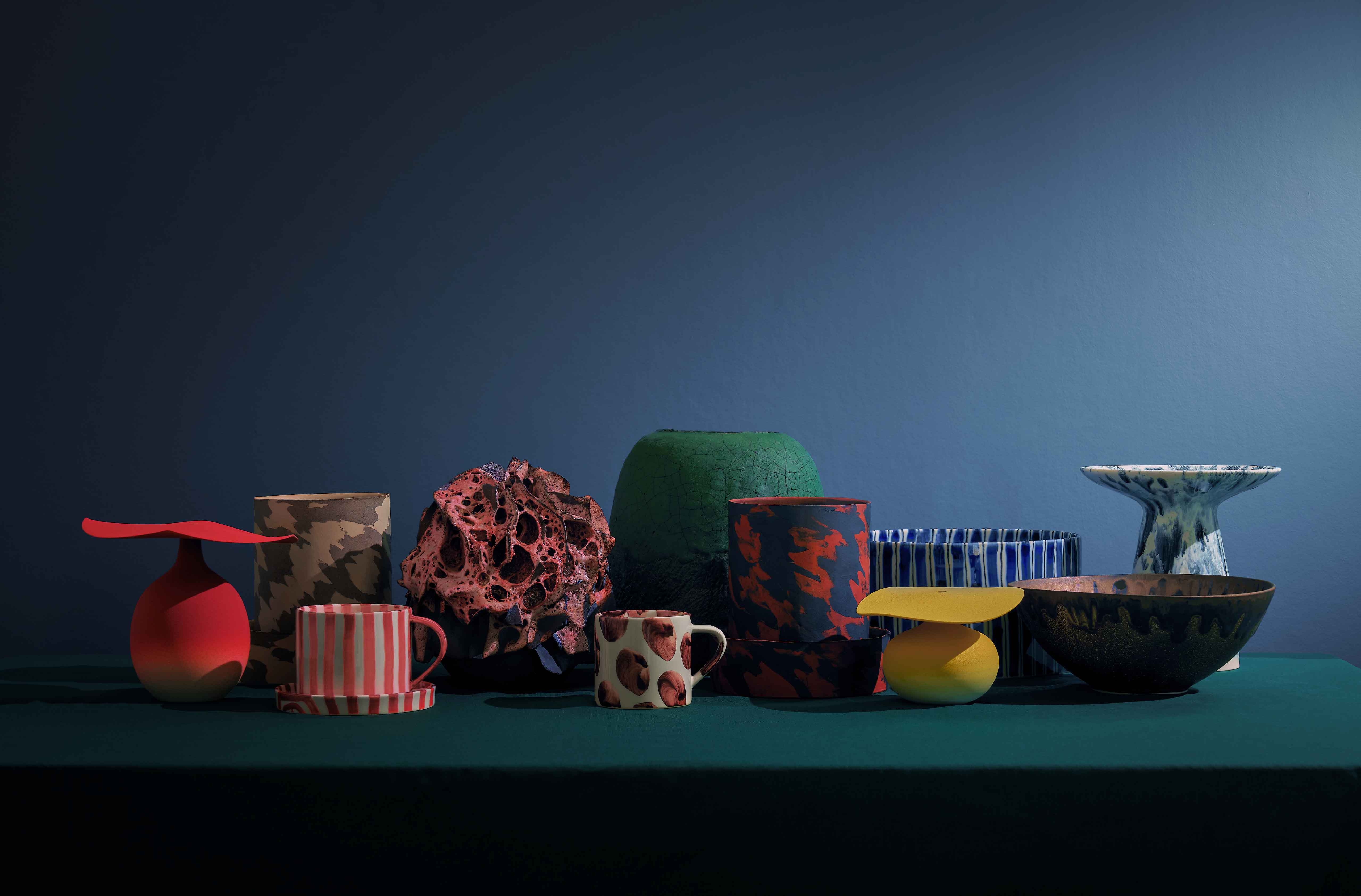 The picture shows ceramic works by Oya.