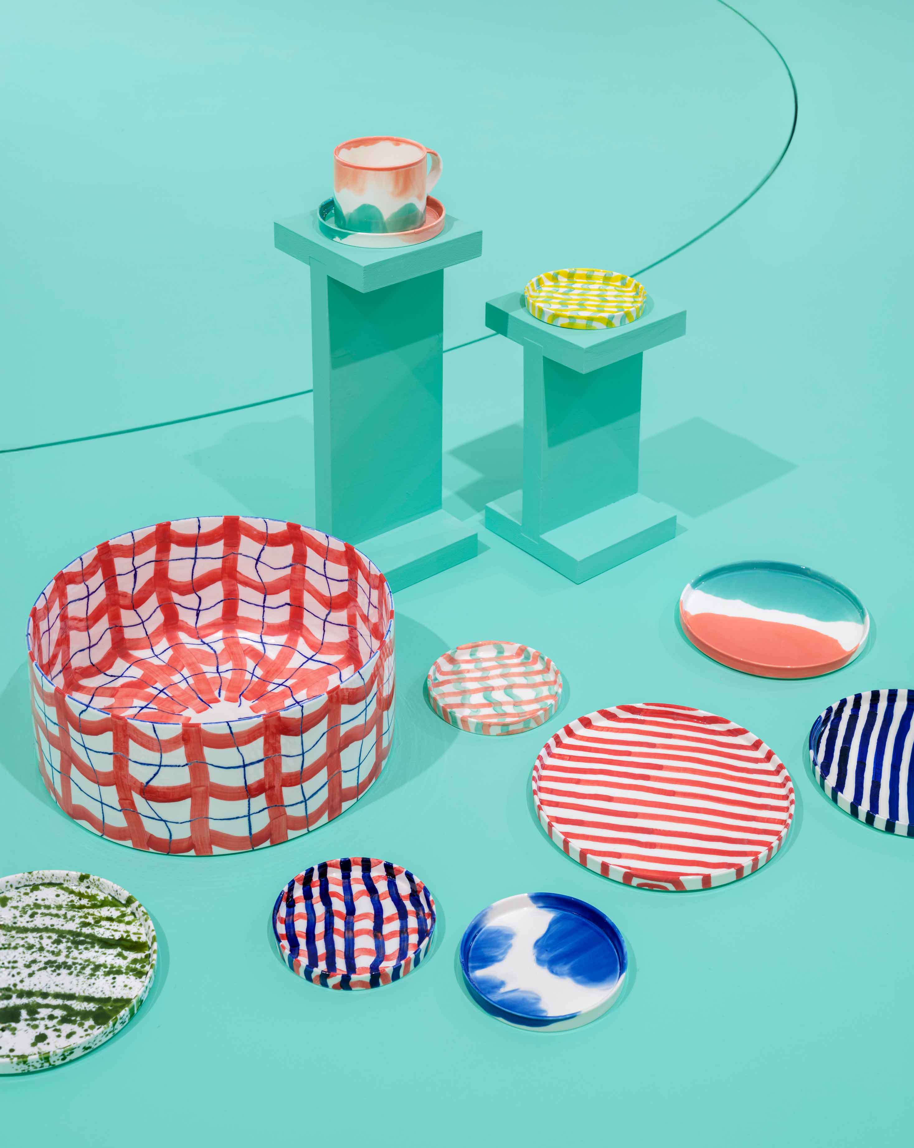 The picture shows ceramic works by Oya.