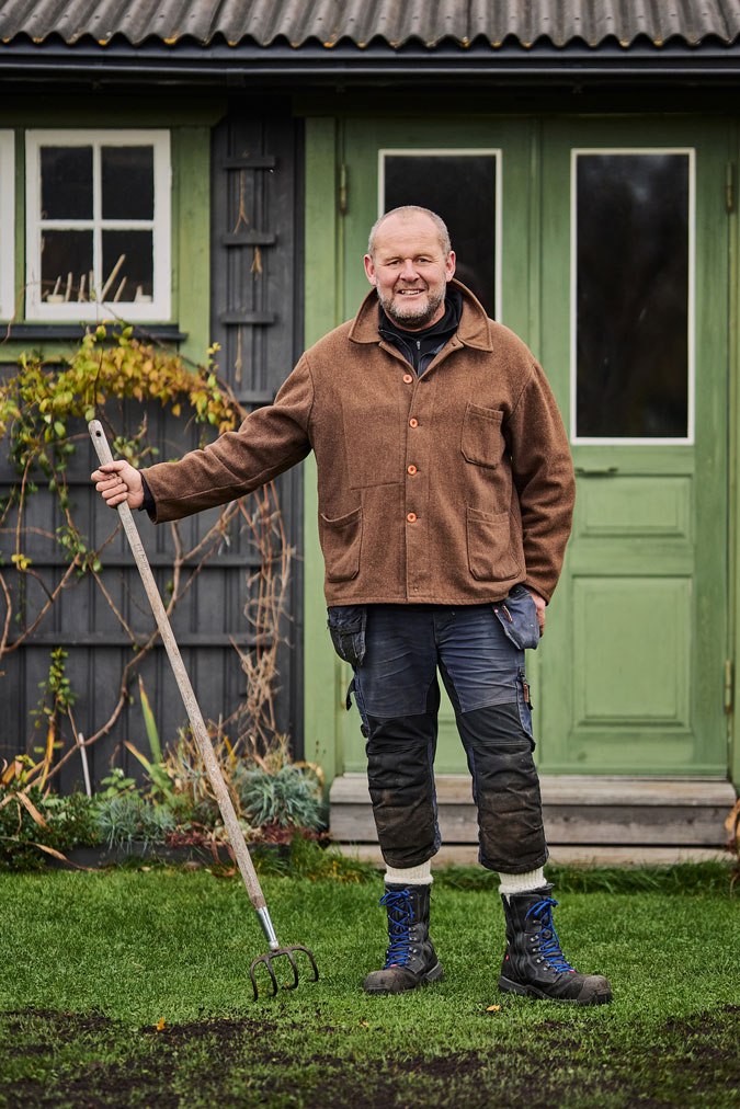 Bilden visar porträtt av John Taylor
