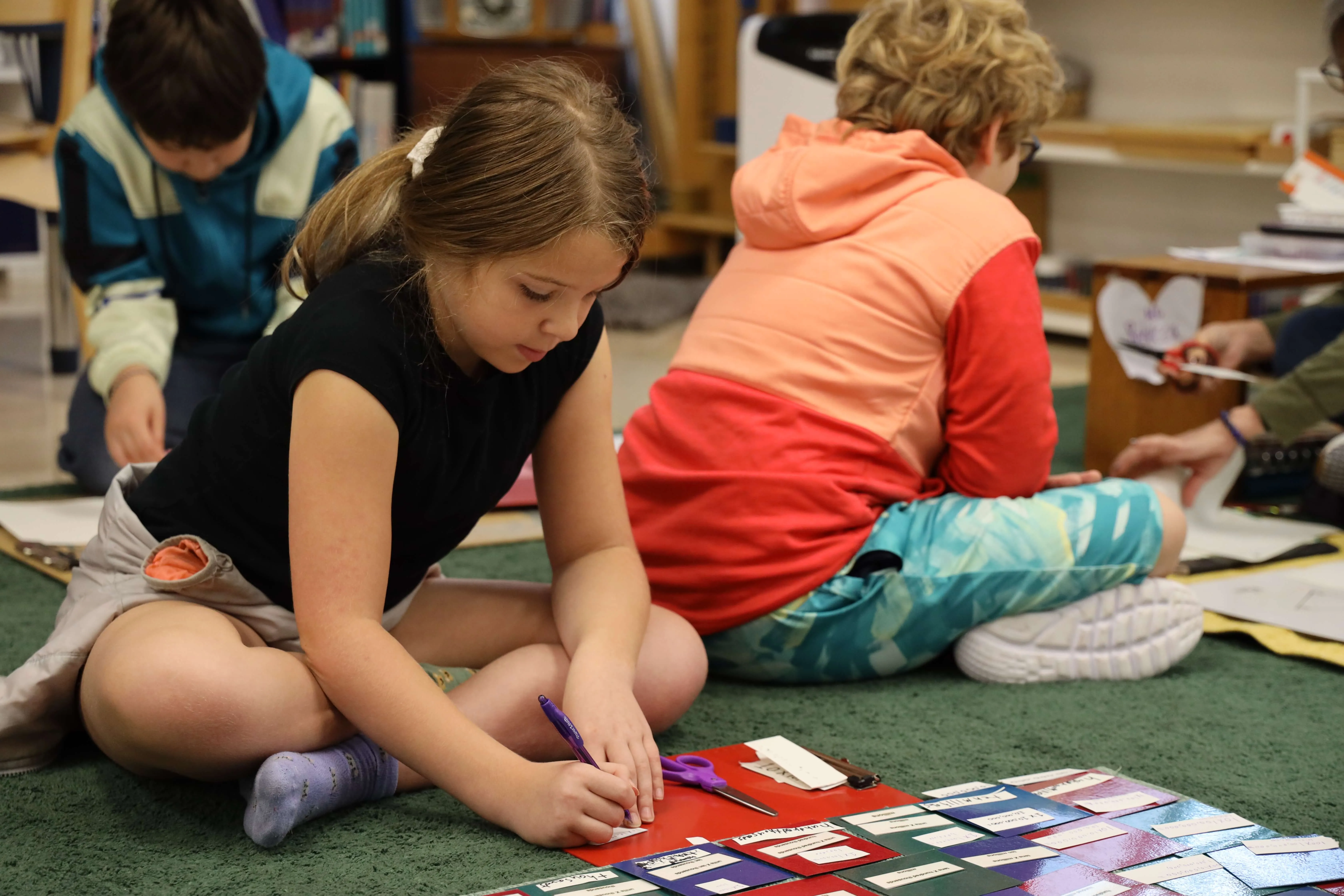 fox-valley-montessori-school-student-working-in-elementary-2