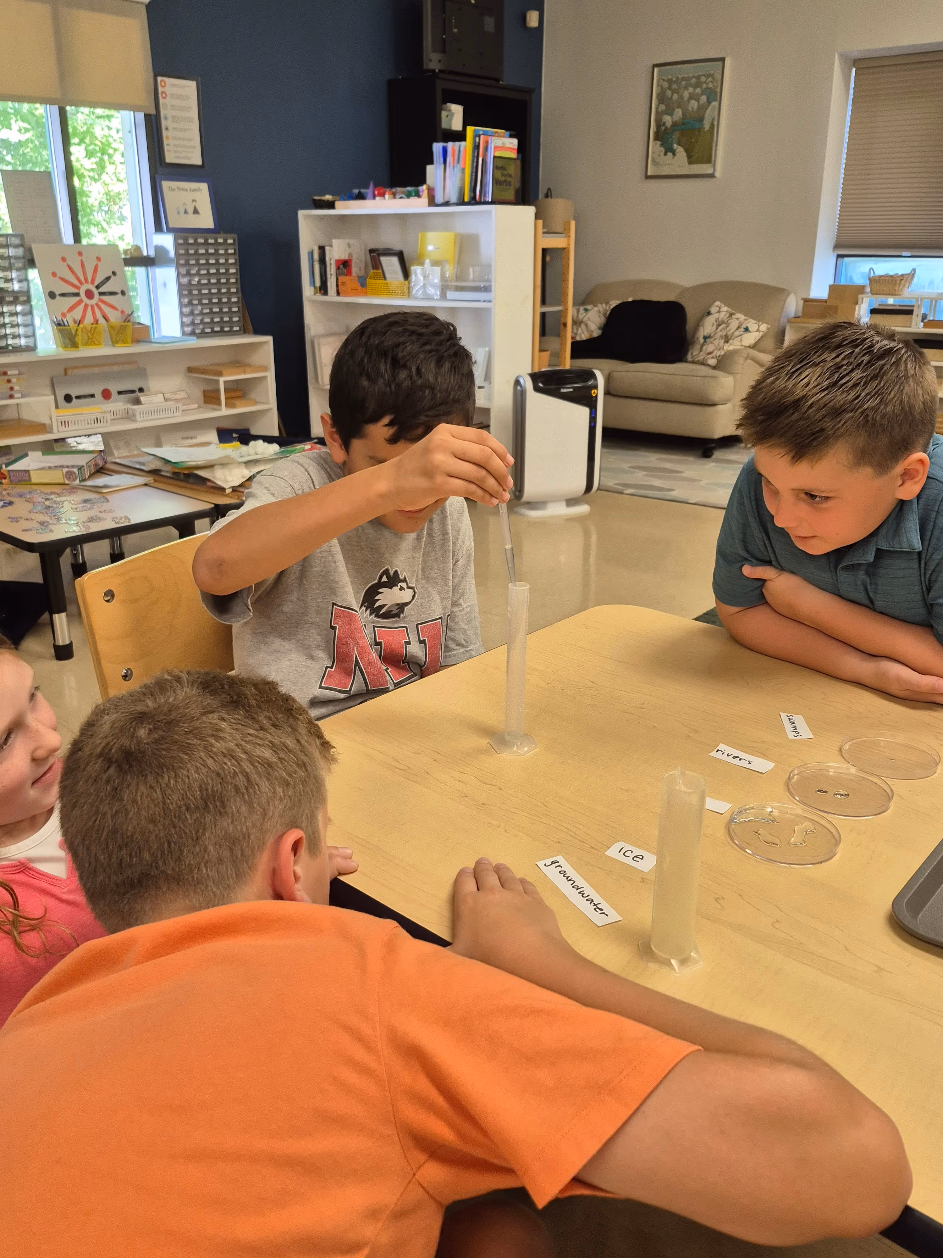 fox-valley-montessori-school-elementary-2-program-doing-science