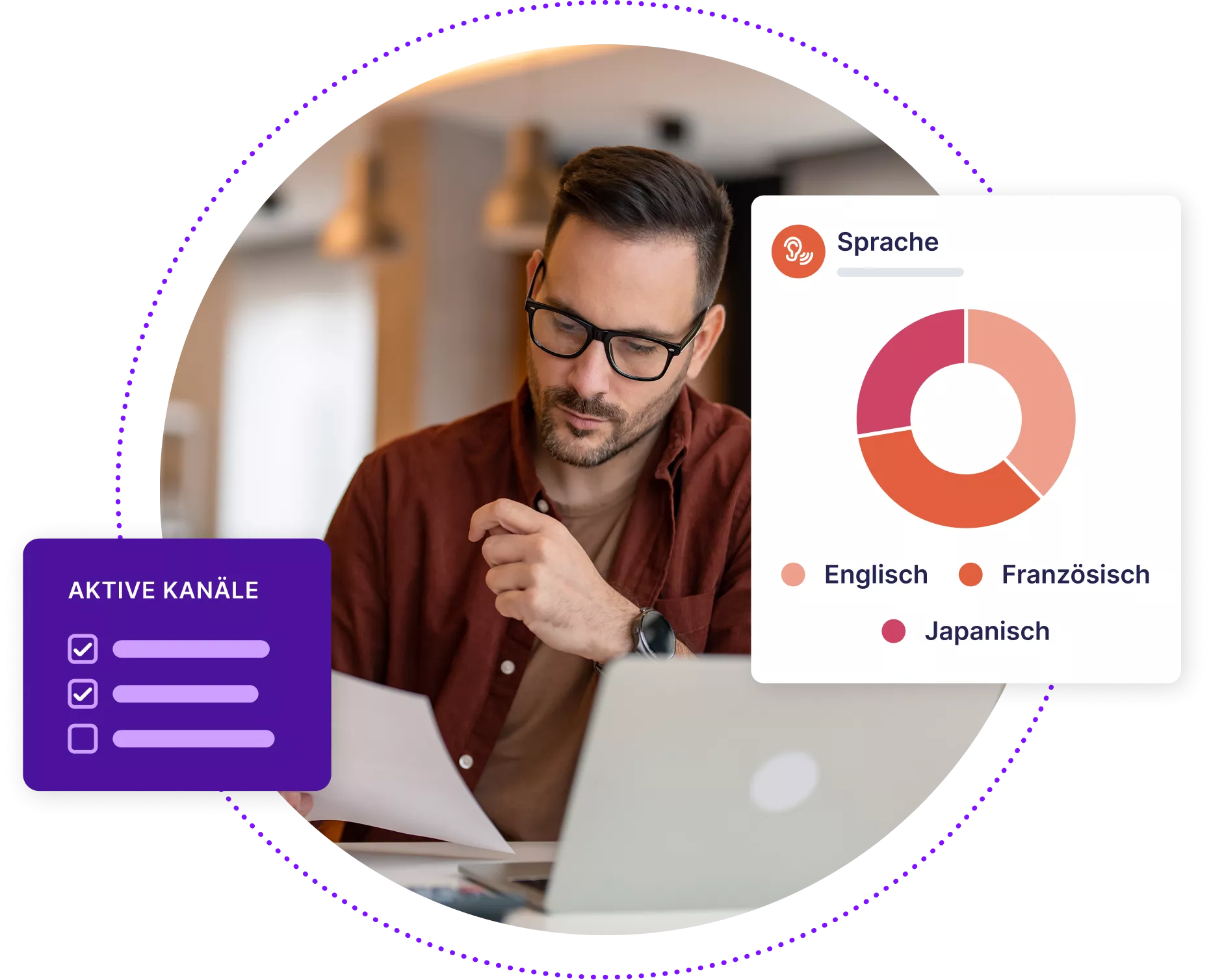 Mann schaut sich Daten auf einem Laptop an