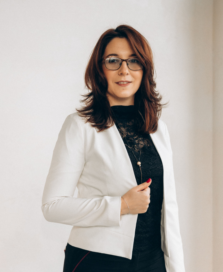Julia expert