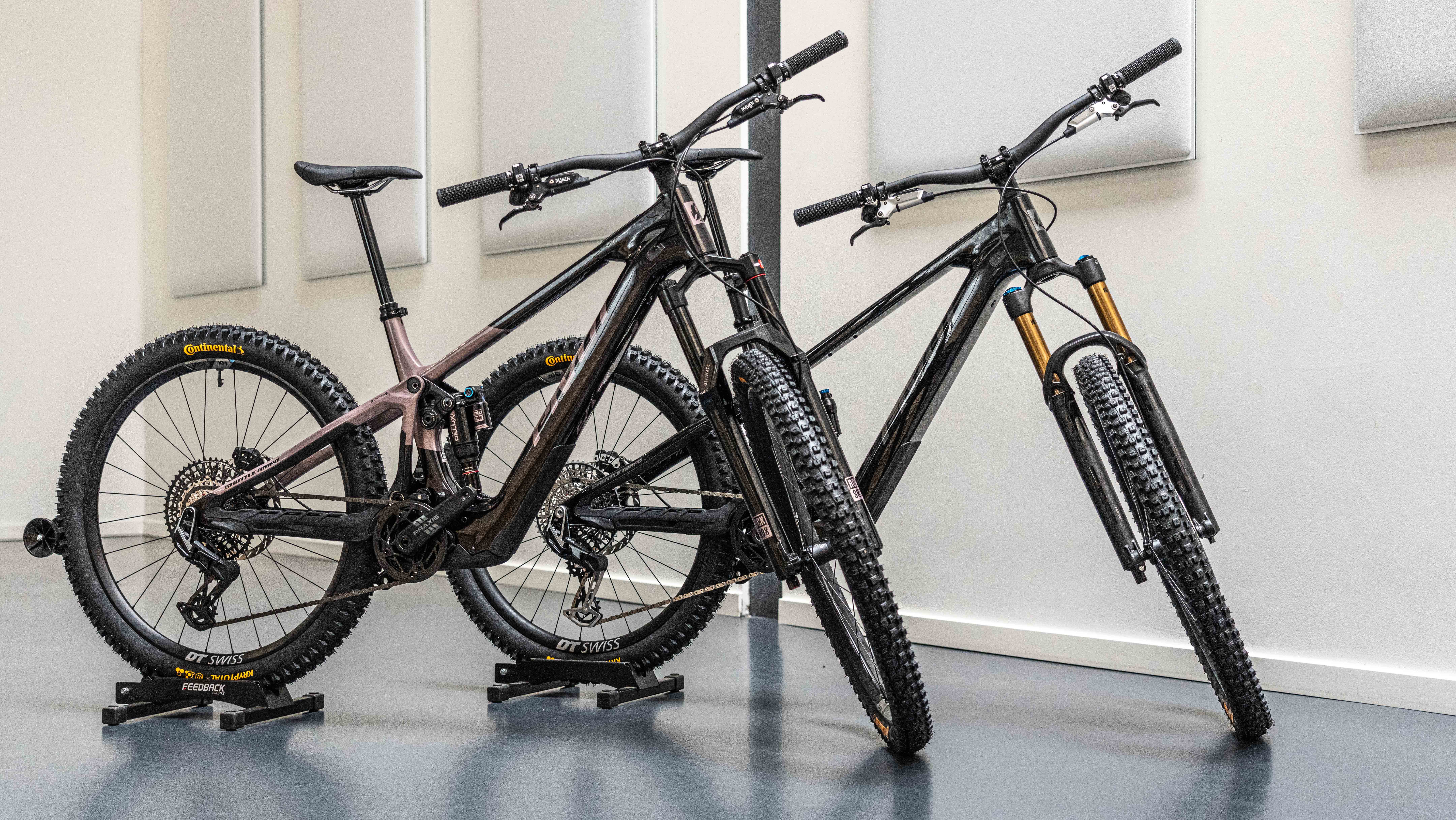 De Pivot Shuttle Amp'd komt in 2 kleuren